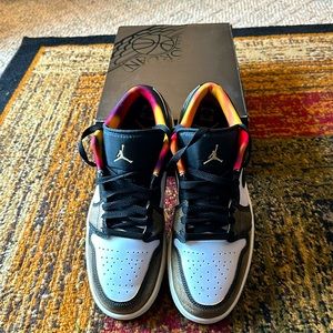 Retro Jordan 1 Low Wear Away Yellow